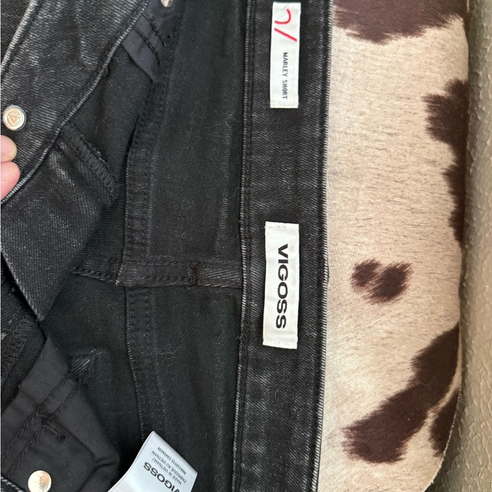 Vigoss Charcoal Worn-In Frayed Hem Denim Shorts - Picture 3 of 3